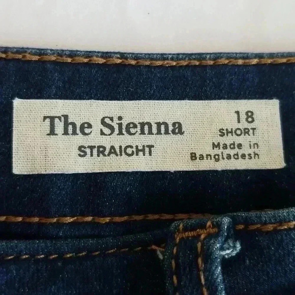 M & S The Sienna Straight jean 18 Short - Picture 4 of 11